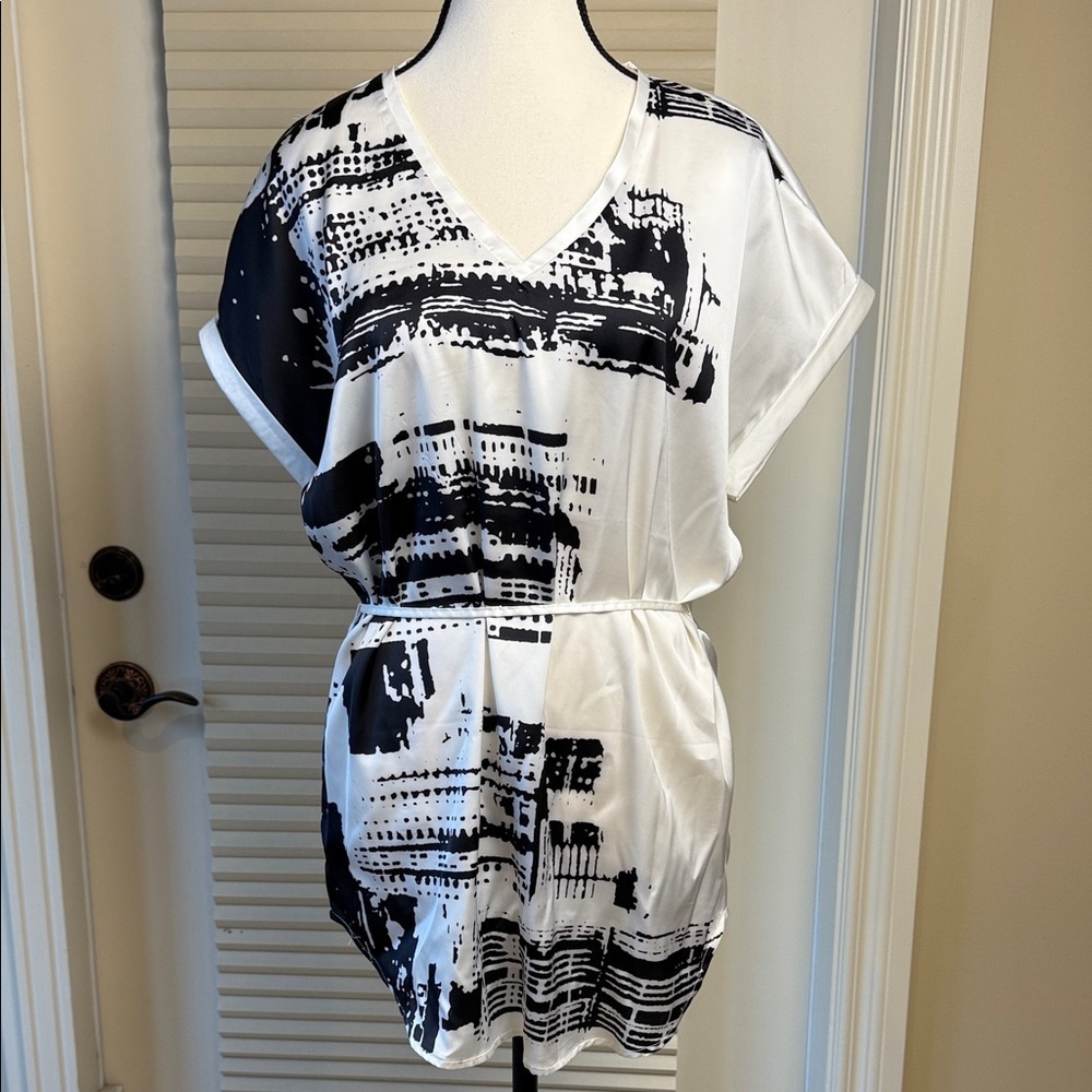 Ricki's Blouse Tunic M Black White Abstract Print Waist Tie Office Satin Women's
